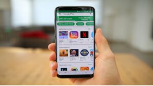 how to fix the google play store download pending error
